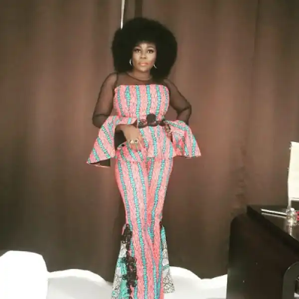 See What Singer Omawumi Looks Like In This Beautiful African Print Attire [Photos]